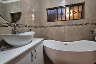 3 Bedroom Property for Sale in Oos Einde North West